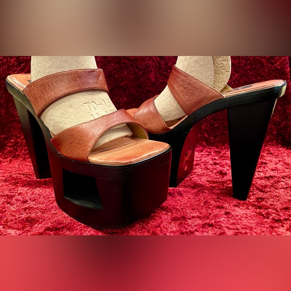 BNIB JANTE A6499 2 Strap Platform Heels 
Size 10 Camel